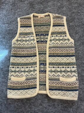 Saga Cream Multi-Stripe Fair Isle Knit Vest with Pockets - Women Sweater Size M